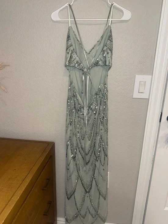 Betsy Adam Mint Green Pleated PROM Dress with Sequin Detail Size 0 Petite - Picture 3 of 5